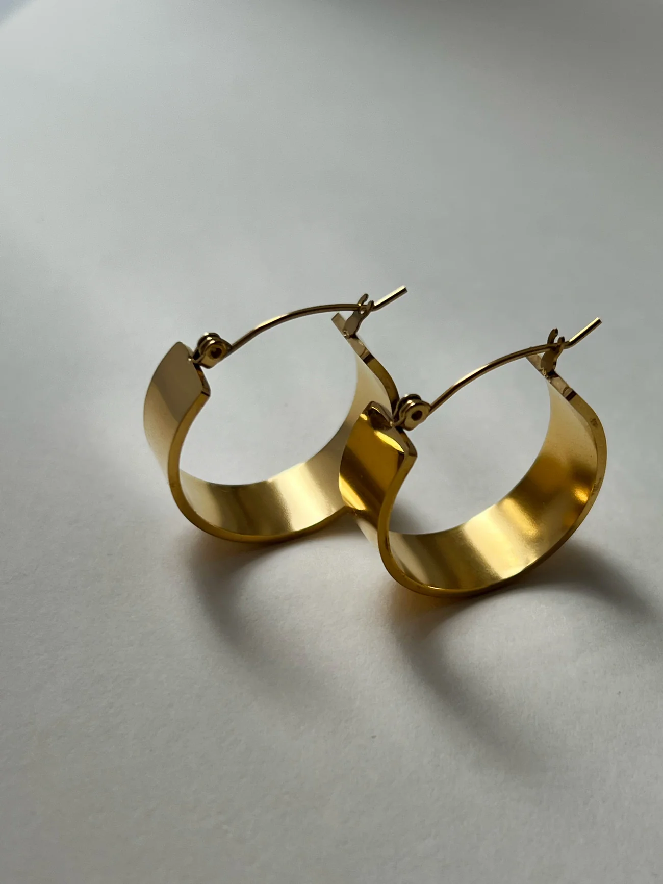 Chic Bold Hoops - Image 2