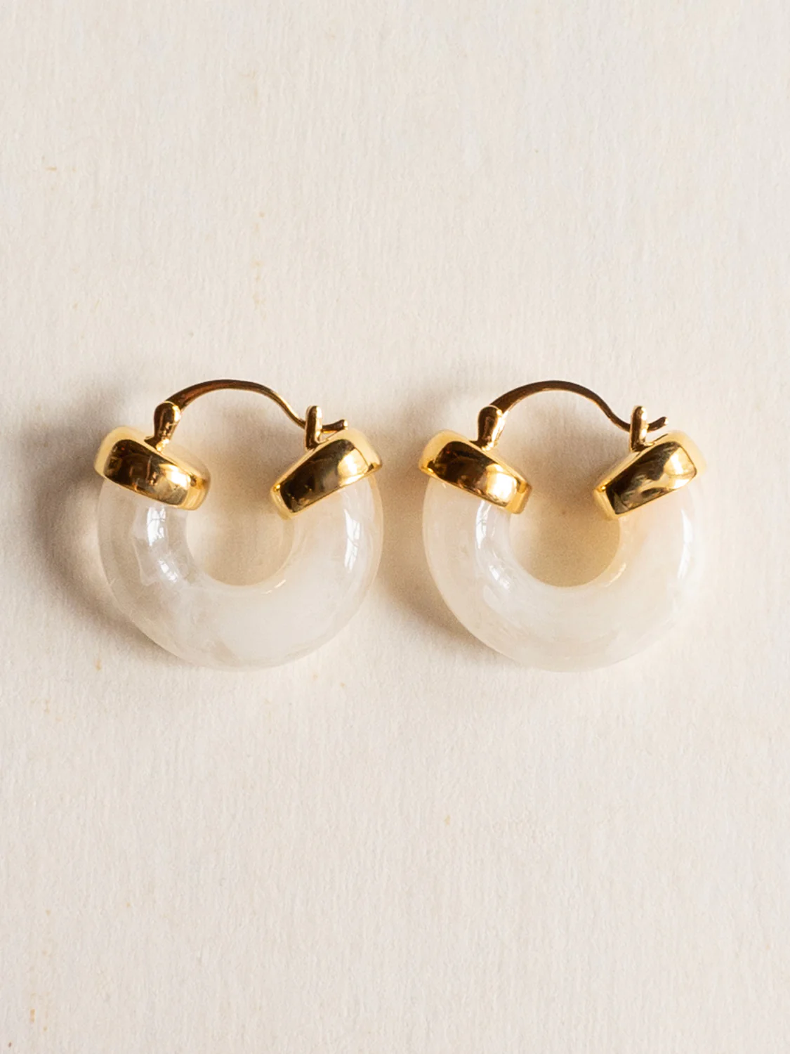 Chic Round Resin Hoops - Milk