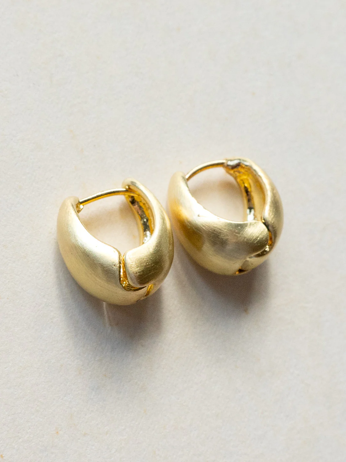 Matte Chunky Hoops - Gold