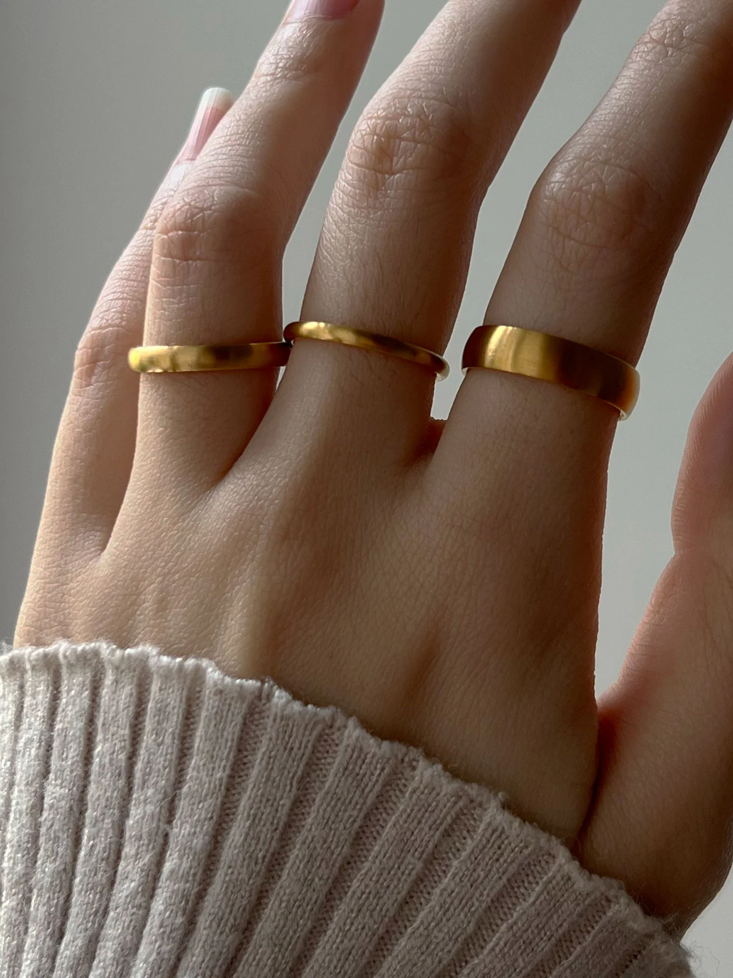 Matte Essential Gold Ring - 5mm - Image 3