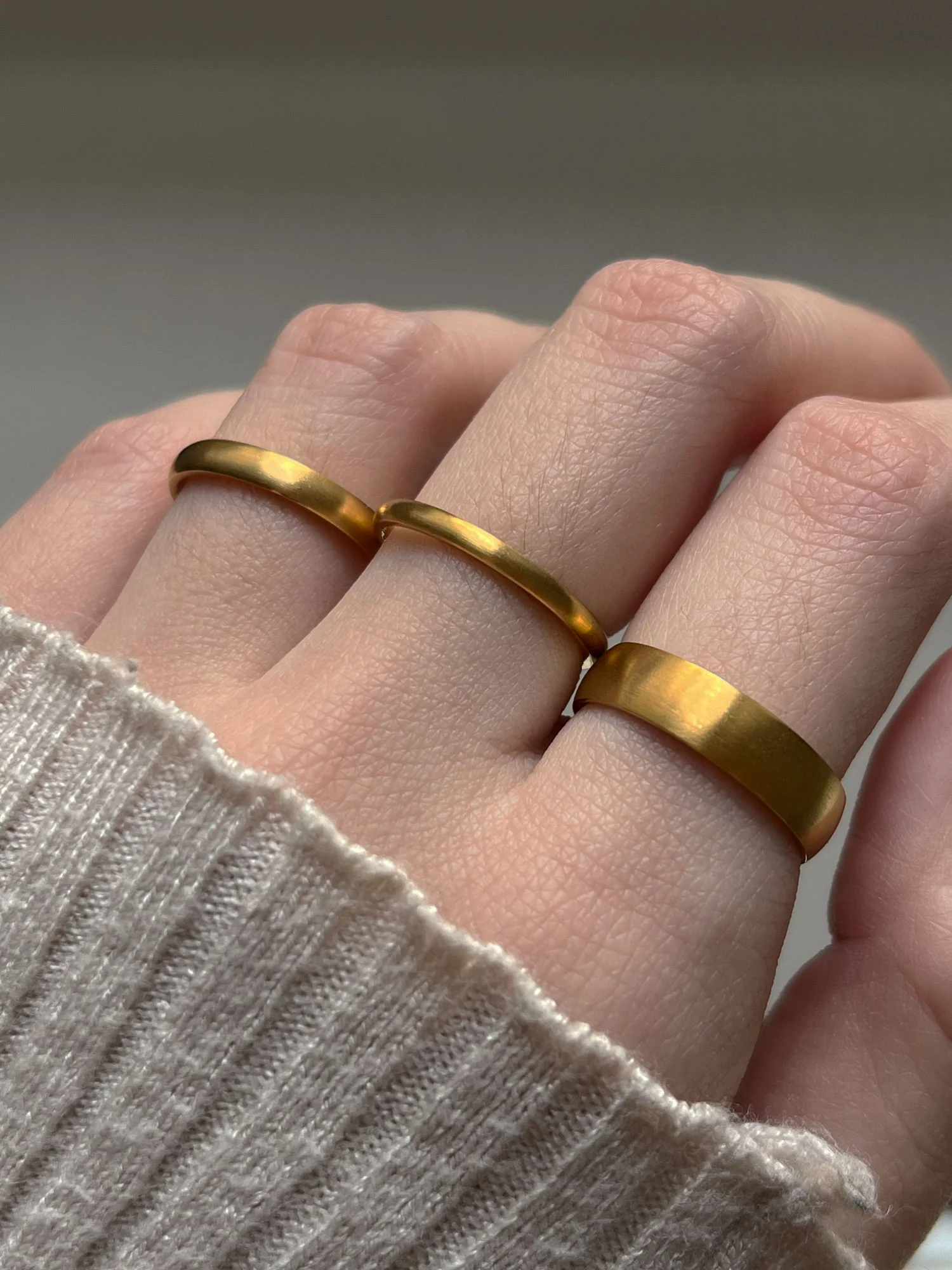 Matte Essential Gold Ring - 5mm - Image 5