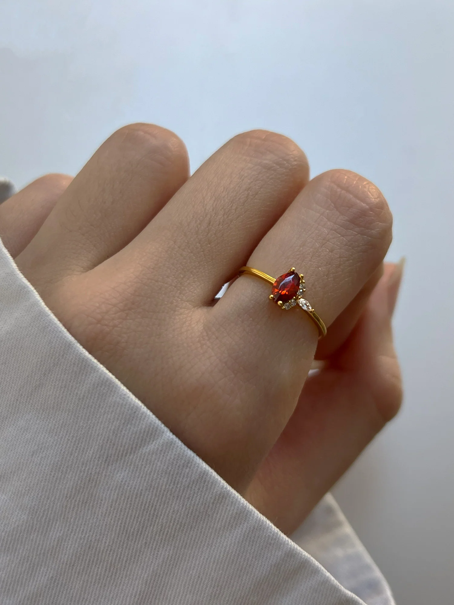 Oval Ruby Gemstone Ring - Image 2