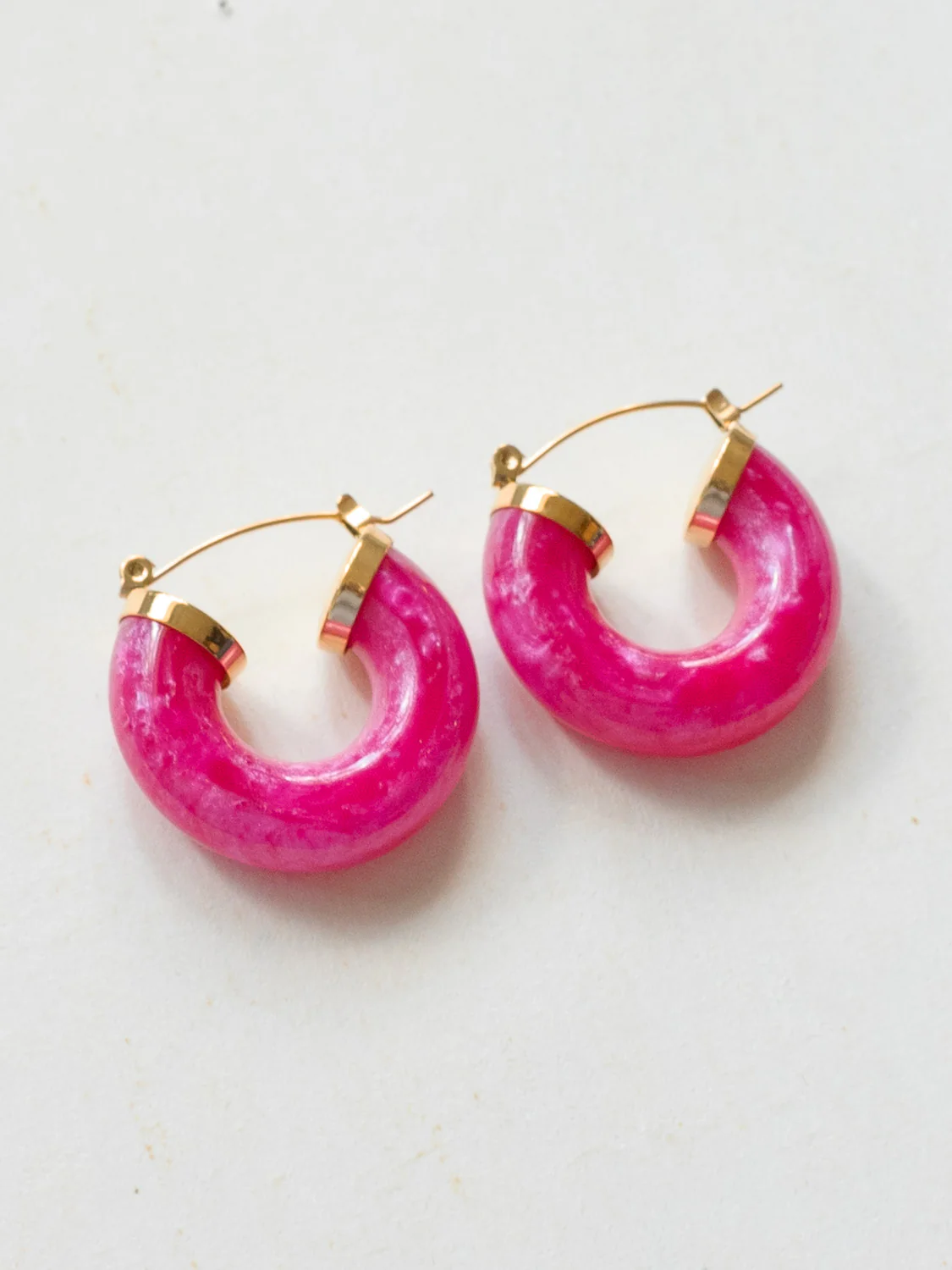 Round Resin Hoops - Magenta