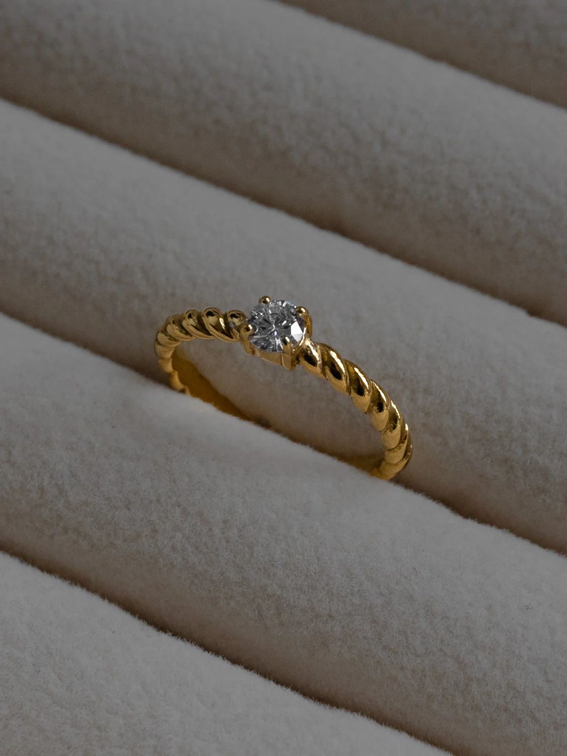 Solo Diamond Twist Ring, Stainless Steel - Gold