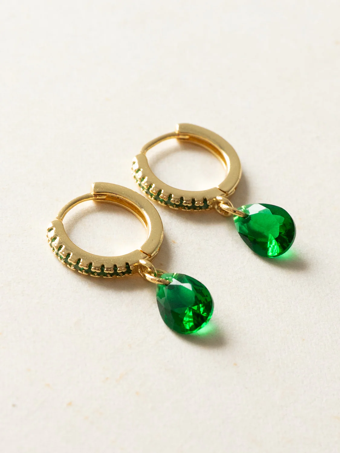 Teardrop Dangle Huggies, S925 - Emerald Green, Gold